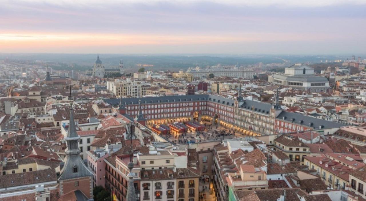 Apartamento Plaza Mayor Attic En Madrid Exterior photo
